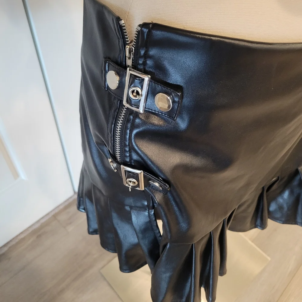 SHEIN ICON Buckle Detail Pleated Hem PU Leather Skort SIZE 6